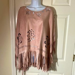 🛍️Papparazzi dusty rose poncho with fringe. 💖Like New🎉No signs of wear